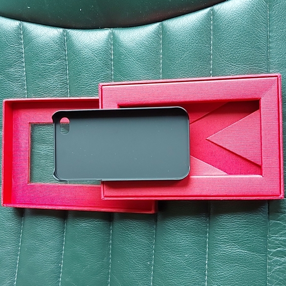 Vivienne Tam Opera Girl Apple Ipad Case - Picture 4 of 7